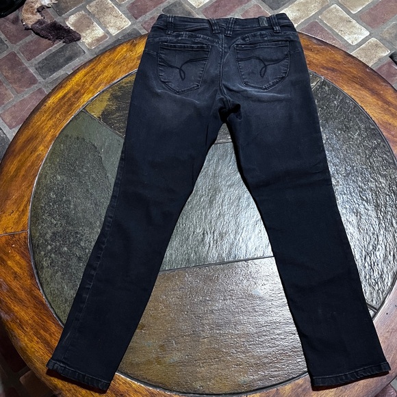 Royalty For Me black ankle jeans. Size 8. Preowned. - Picture 10 of 15
